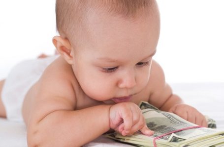 Відтепер виплати при народженні дитини батьки можуть отримати за добу