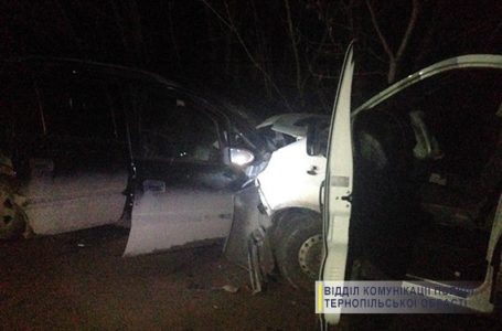 На Тернопільщині зіткнулися три автівки. Винуватець ДТП загинув