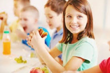 Міськрада Тернополя затвердила категорії дітей, які безоплатно обідатимуть у школі
