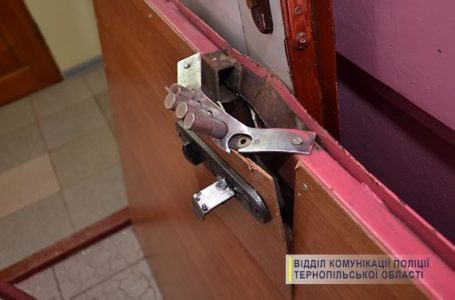На Тернопільщині пильна сусідка врятувала квартиру від грабіжників