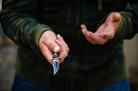 На Тернопільщині хмельничанин напав з ножем на правоохоронця