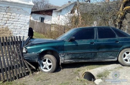 На Бережанщині п’яний чоловік поцупив авто, розбив, а потім в ньому заснув