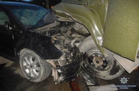 Смертельна ДТП на Тернопільщині: іномарка в’їхала у вантажівку