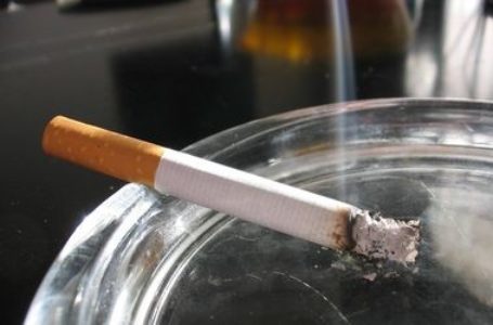 Тернополянам пропонують обміняти цигарки на цукерки