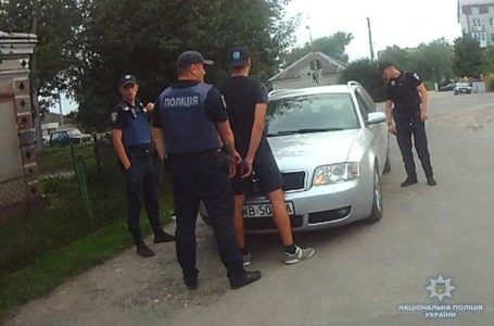 На Тернопільщині поки власник AUDI перебував на АЗС, його автівку викрали