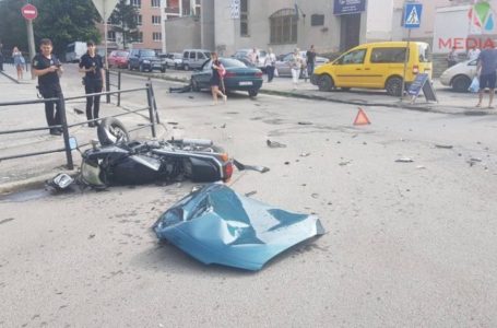 Помер мотоцикліст, який потрапив у ДТП на Бандери