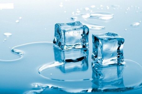 Чи відомо вам, що вода може замерзнути при +20 С і скільки їй років?