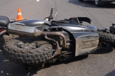 На Тернопільщині водій скутера на швидкості випав з сидіння, хлопець у реанімації