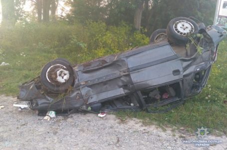 На Тернопільщині автівка злетіла в кювет