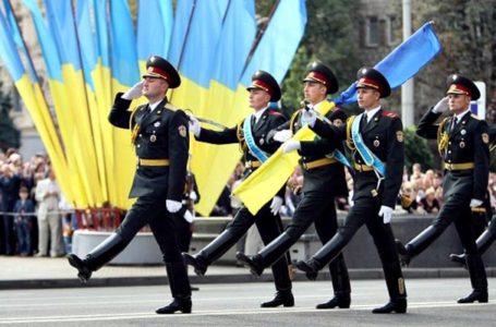 Відтепер військові вітатимуться “Слава Україні”