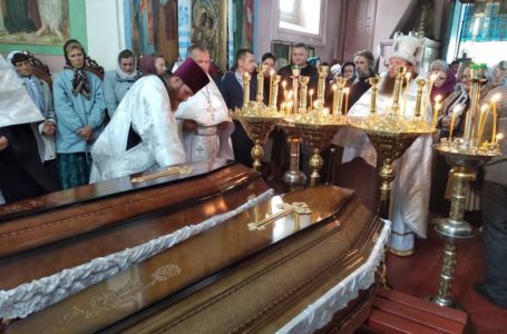 У Світязі поховали двох монахів, які загинули у ДТП на Тернопільщині