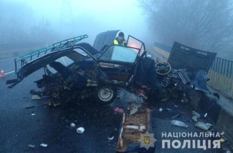 На об’їзній Тернополя ДТП: від удару автівка розламалася навпіл
