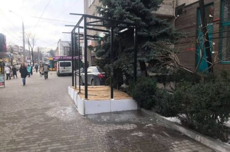 У Тернополі демонтують незаконно встановлені кіоски