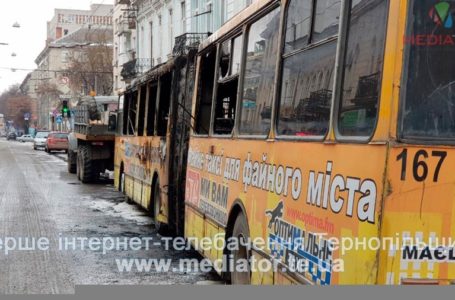 Тролейбус, який спалахнув у Тернополі, двадцятилітній