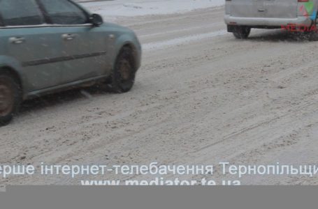 Впродовж вихідних у Тернополі працювало 25 одиниць снігоочисної техніки