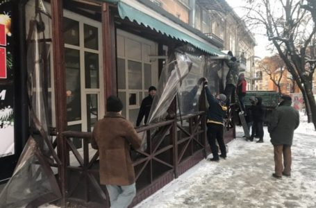 У Тернополі демонтували ще один літній майданчик