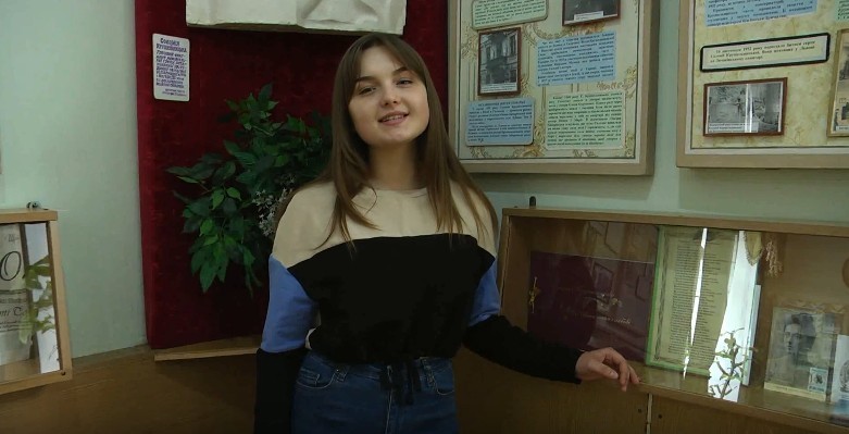 Тернопільські студенти вітають з днем народження Ліну Костенко (Відео)