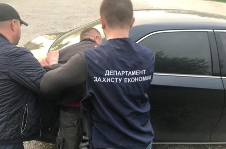 На Тернопільщині заступника міського голови затримали на хабарі