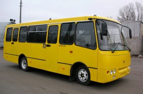 У Провідну неділю до міських кладовищ курсуватимуть додаткові автобуси