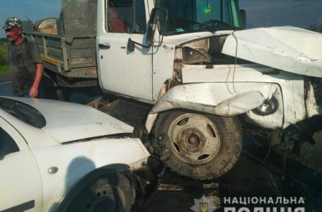 Мікроавтобус з Тернополя потрапив у масштабну ДТП, травмовано 16 людей