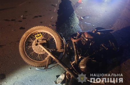 На Тернопільщині водій вантажівки протаранив мотоцикліста (Фото)