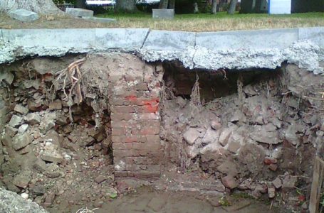 У Бережанах під асфальтом виявили залишки житлового кварталу, зруйнованого під час війни (Фото)