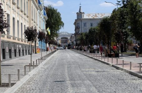 У Тернополі відкрили оновлений сквер Чорновола (Фото)