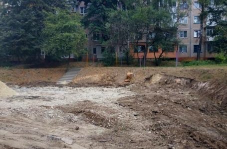 У Тернополі одночасно ремонтують шість дворів
