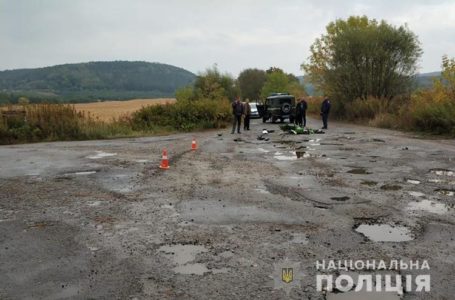 На Тернопільщині 18-річний водій мопеда врізався у вантажівку