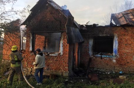 На Бережанщині сільський голова врятував 76-річну жінку від пожежі
