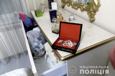 У Тернополі затримали двох квартирних злодіїв (Відео)