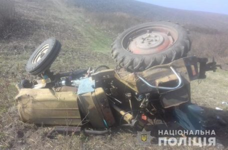 Трактор перекинувся на Лановеччині: у трьох пасажирів – переломи