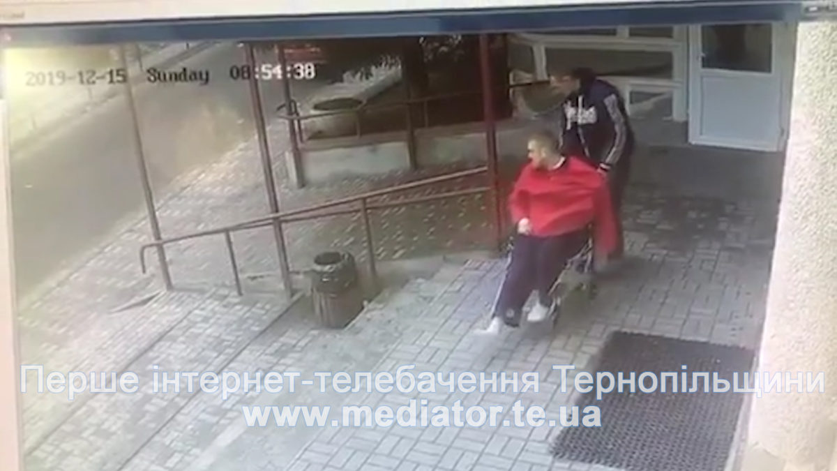 Втеча року: у Тернополі з лікарняного ліжка викрали підозрюваного в резонансній ДТП (Відео)