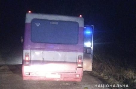 Двоє підлітків випали з автобуса на Тернопільщині