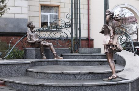 «Пам’ятник вчителю» відкрили у Тернополі (Фото)