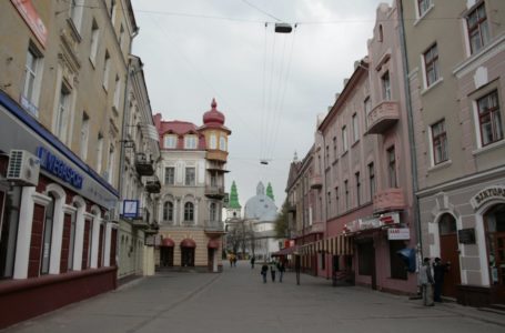 У Тернополі заборонили збиратись більше двох, а дітям – без супроводу дорослих