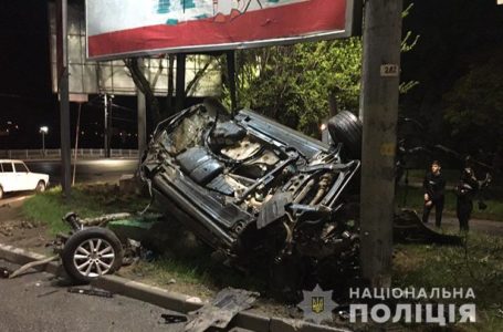 Вночі у Тернополі перекинулася іномарка: постраждав водій (Фото/Відео)