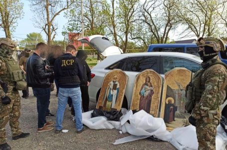 Проникали у церкви. На Тернопільщині затримали викрадачів ікон (Відео)