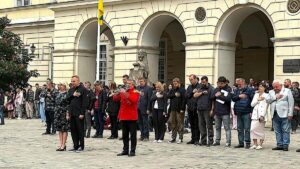 Хвилина мовчання в Україні: щоденний ритуал пам’яті та єдності