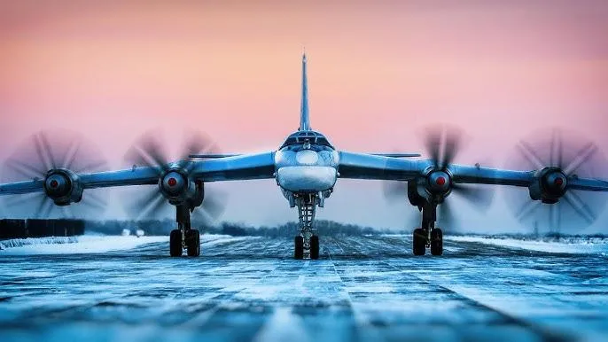 Ту-95 стратегический бомбардировщик