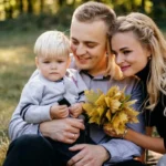 День сина в Україні: коли відзначати і як зробити особливим