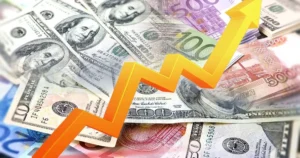 Долар і євро стрімко дорожчають: курси НБУ на 15 липня
