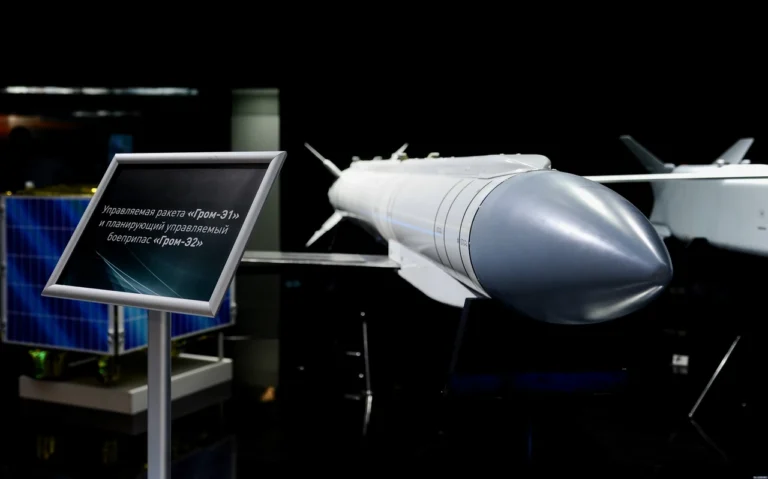Гром-Е1: гібридна бомба-ракета Росії та реальна загроза для тилу України