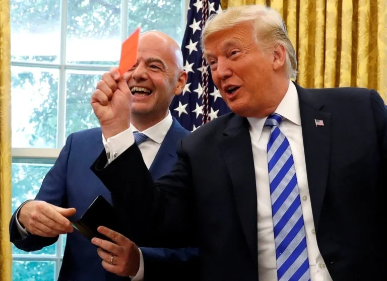 «Я лише попросив переглянути». Трамп підтвердив дзвінок Інфантіно через дискваліфікацію форварда США та назвав арбітра «підозрілим»