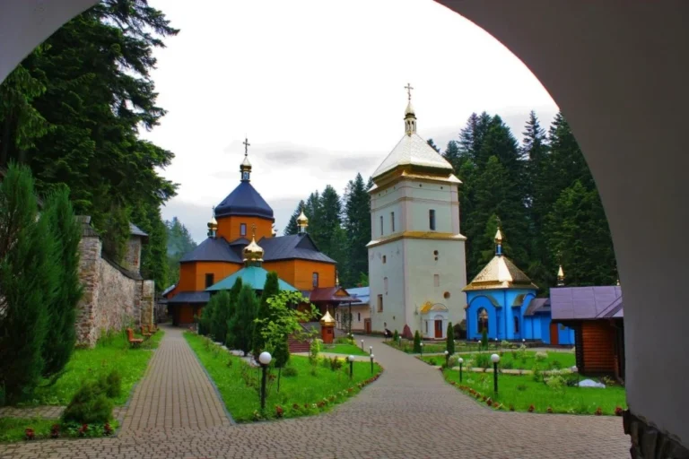 Яке сьогодні свято в Україні церковне 7 липня 2026: пам’ять преподобних Іова та Феодосія Манявських