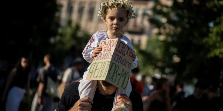 «Якщо впаде фронт, мітинг буде в Парижі». Розмова з Федієнком про те, як має вчинити Зеленський щодо Федорова і Сирського