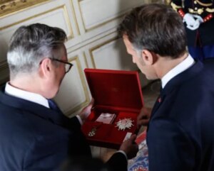 Макрон вручив Стармеру Орден Почесного легіону за підтримку України