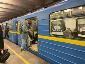 Метро Київ новини: тарифи, укриття та будівництво у липні 2026