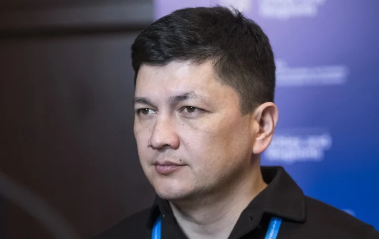 Миколаївський ванек: анонімний голос неба, який став щитом для мільйонів українців