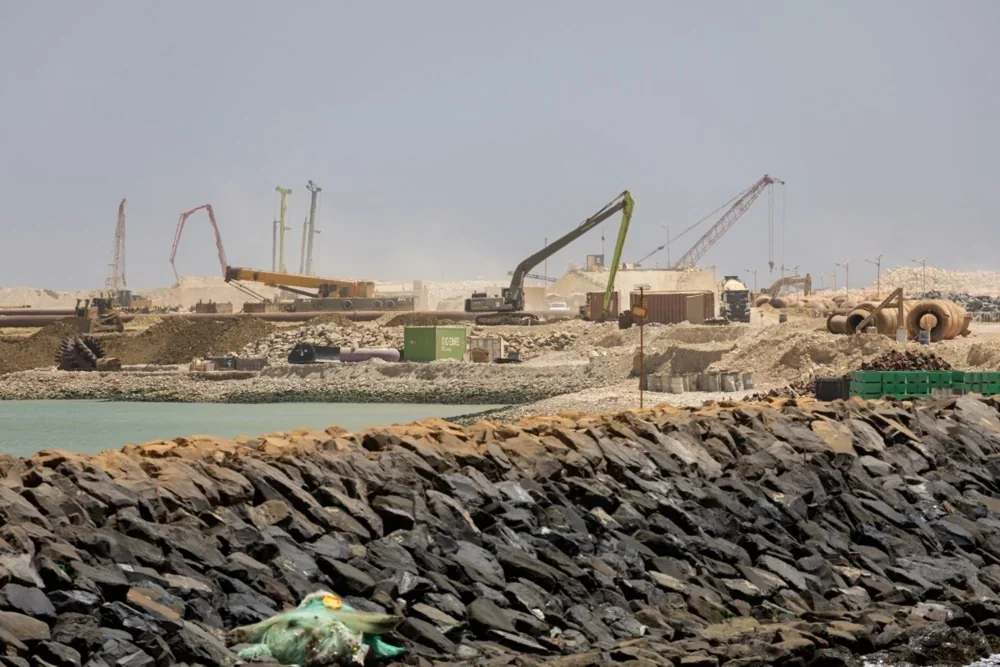 Будівництво нового порту DP World на узбережжі Фуджейри в ОАЕ